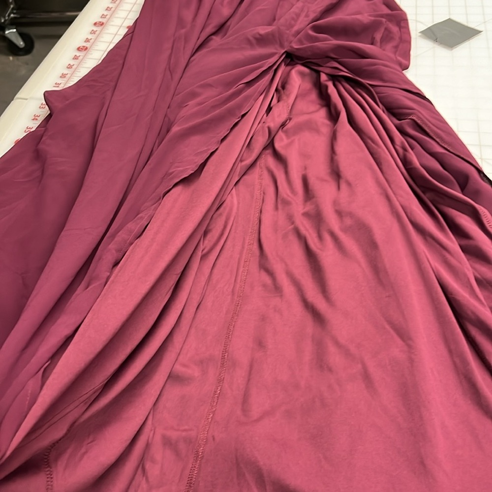 LULUS NWT Heavenly Hues Burgundy Evening/Bridesmaid V-Neck Goddess Maxi Dress M - Picture 8 of 16